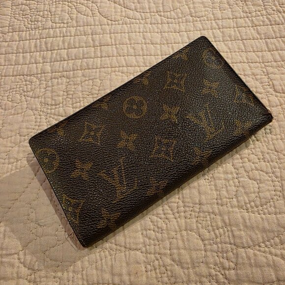 Louis Vuitton Checkbook Cover Pre-Loved - Picture 1 of 7
